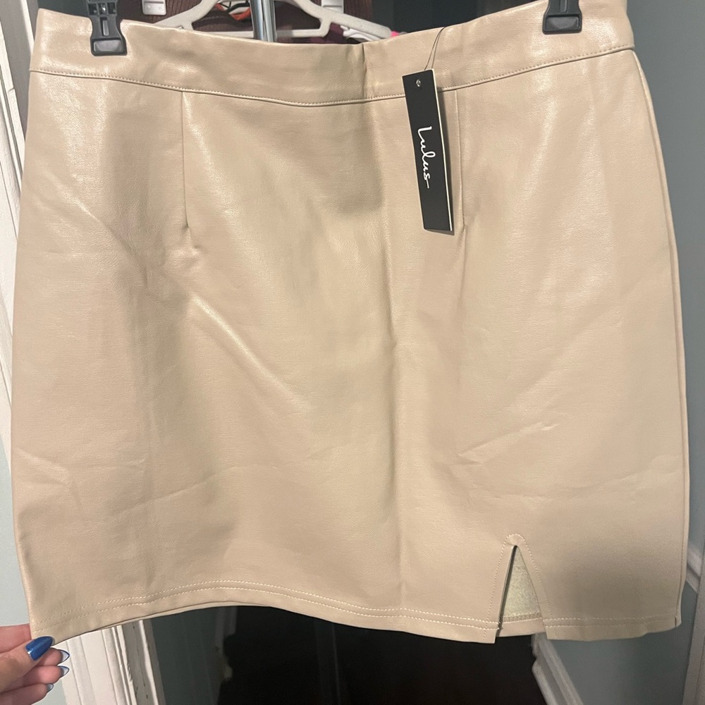 Lulu's Corte Vegan Leather Mini Skirt, beige, size L